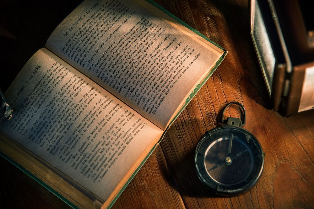 O cheiro de livro velho não é imaginação: a química explica o aroma das páginas