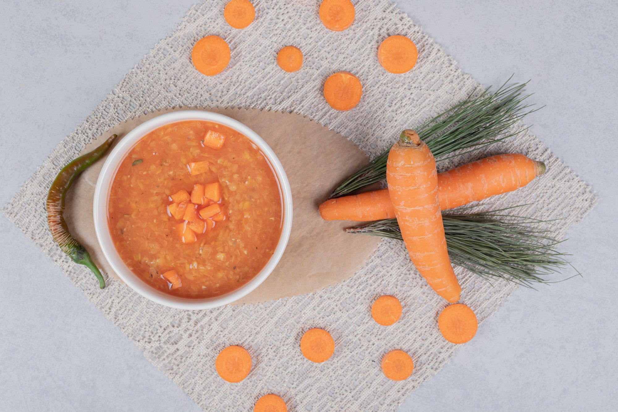 Com 1 cenoura, 1 ovo e 3 colheres de sopa de aveia: a receita fácil para preparar lanches dourados sem farinha
