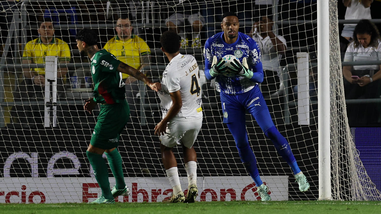 Zagueiro do Santos destaca DNA do clube após empate com Palmeiras