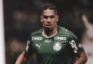 Defendido por Abel, Paulinho tem plano definido para jogos do Palmeiras