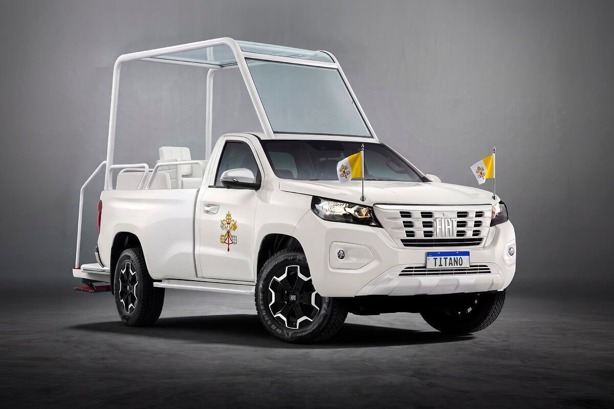 Fiat Titano imita a Hilux e vira Papamóvel para a visita de Leão XIV ao Uruguai