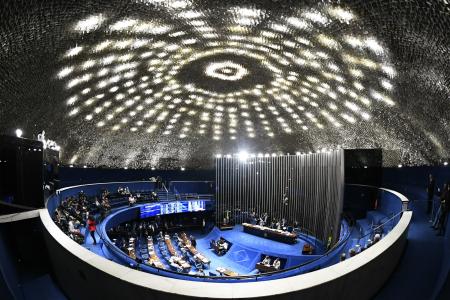 Plenário do Senado Federal durante sessão deliberativa ordinária. Ordem do dia. Plenário vota, em 1° turno, a reforma da Previdência (PEC 6/2019). À mesa, presidente do Senado Federal, senador Davi Alcolumbre (DEM-AP), conduz sessão. Tribuna: senador Lasier Martins (Podemos-RS). Foto: Marcos Oliveira/Agência Senado