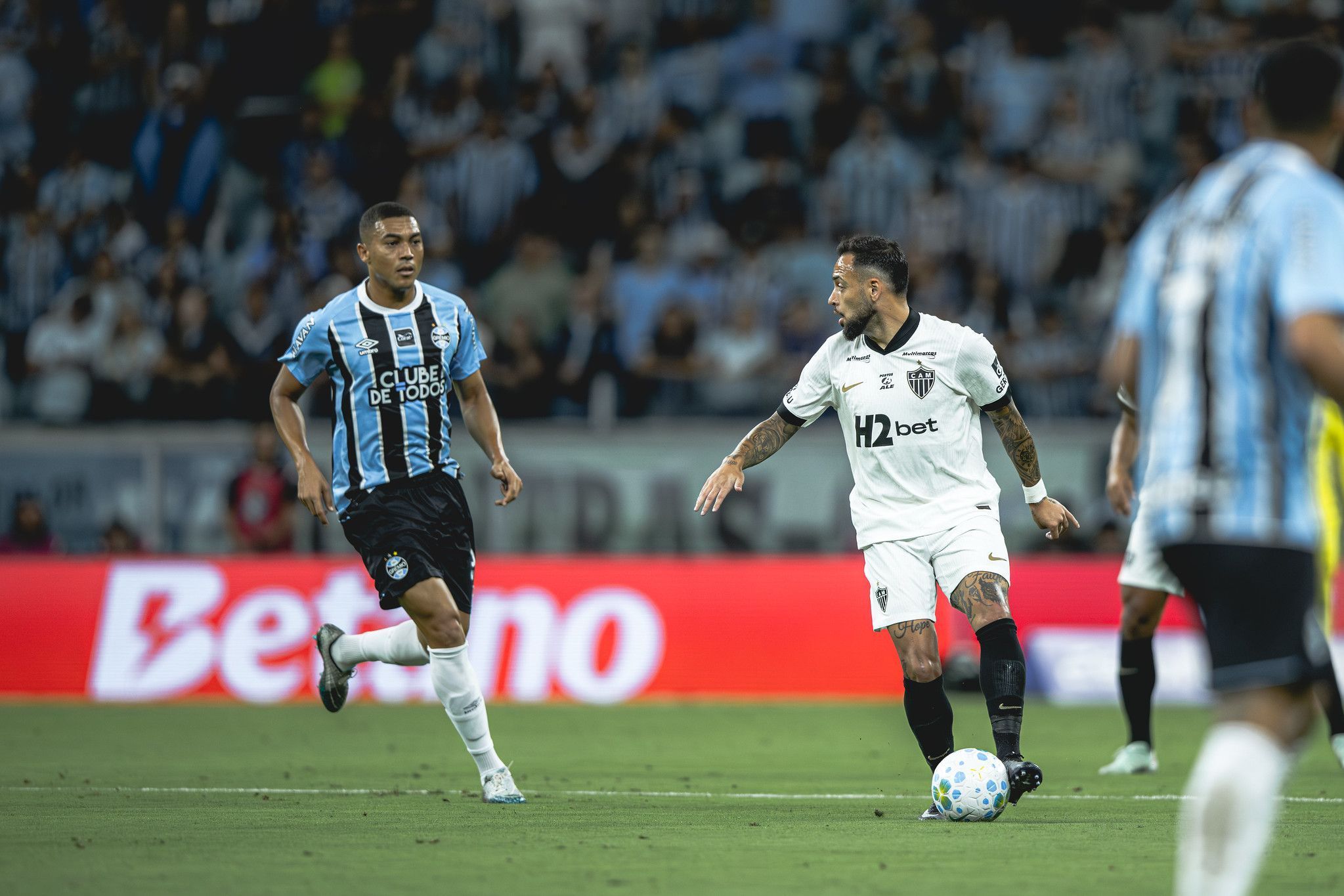 Grêmio x Atlético: CBF define arbitragem para jogo de ida das semifinais
