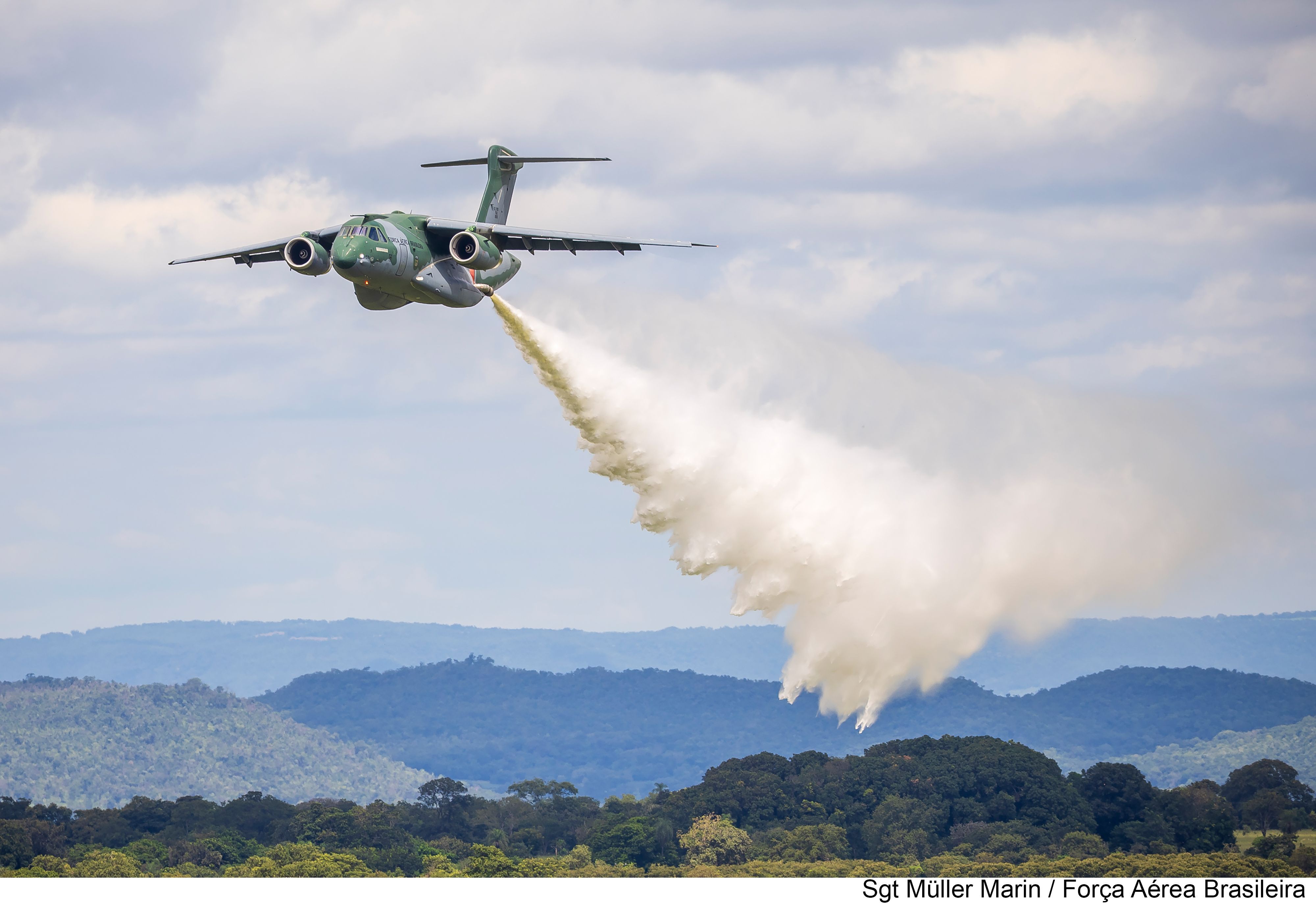 FAB envia duas aeronaves para combater incêndios florestais no Amazonas