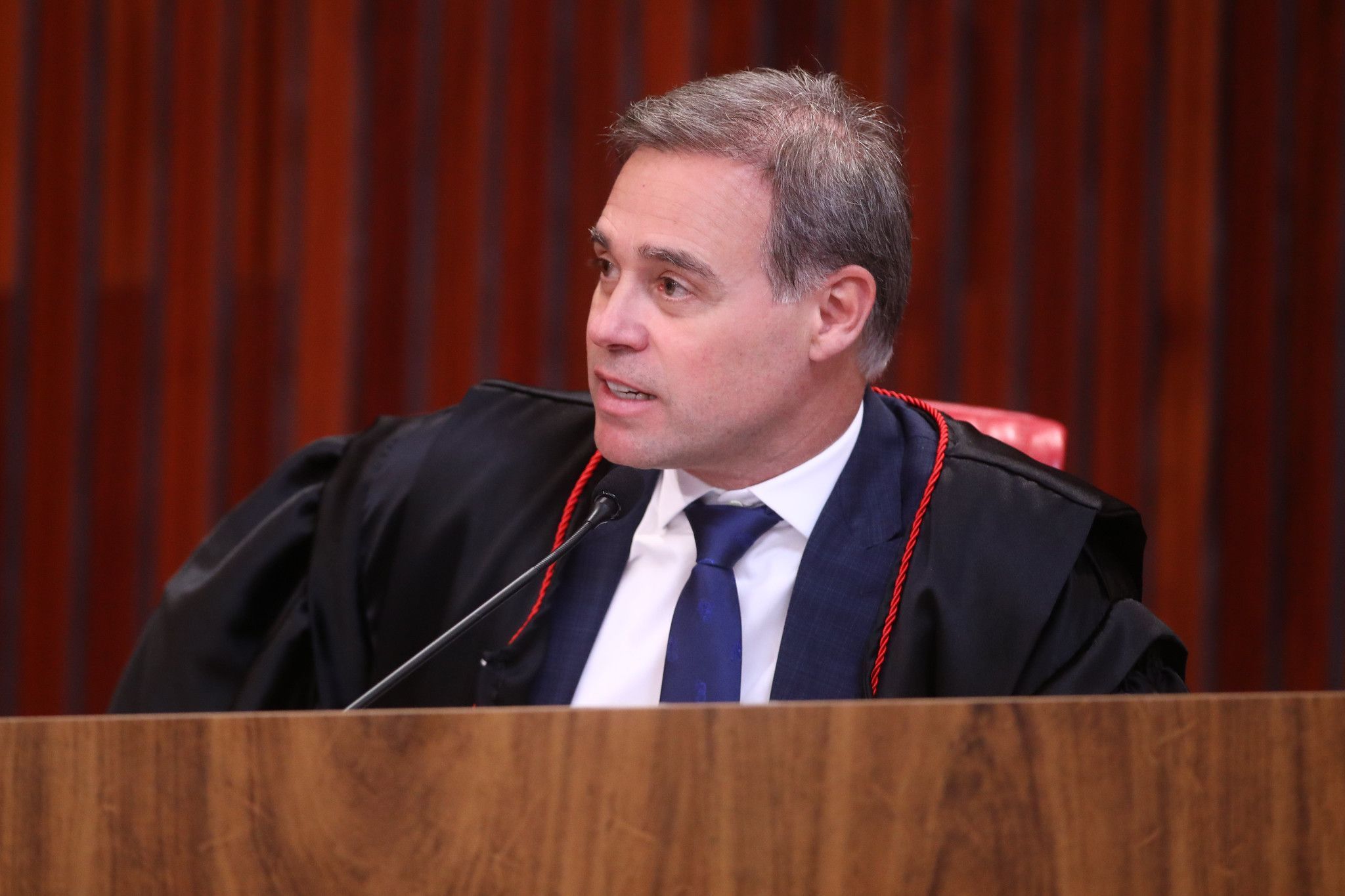 Mendonça rejeita intervenção do TSE na abertura de sigilos de Lula e Flávio Bolsonaro