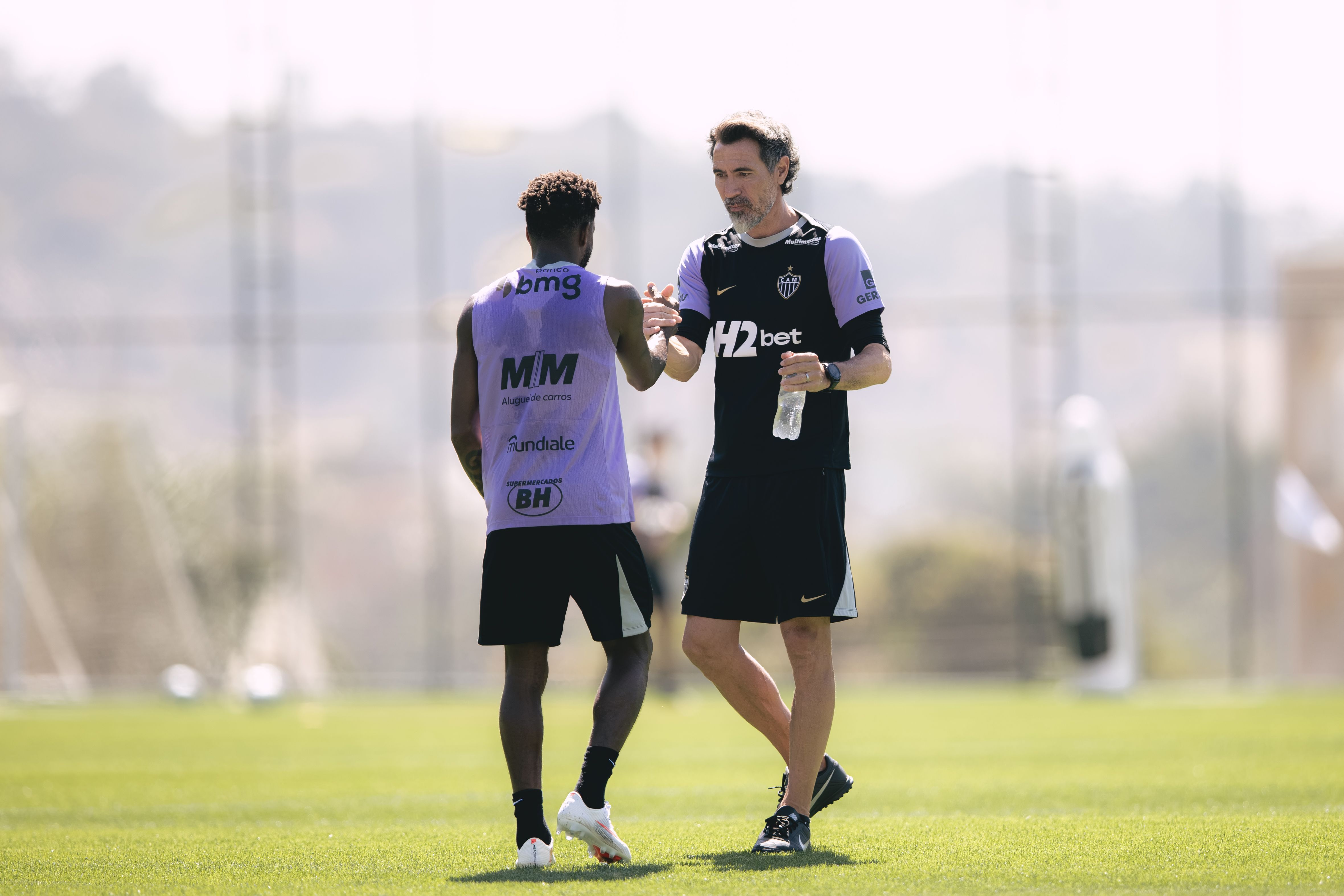 Fred, do Atlético, se derrete por Barba Domínguez e diz: 'A gente corre por ele'