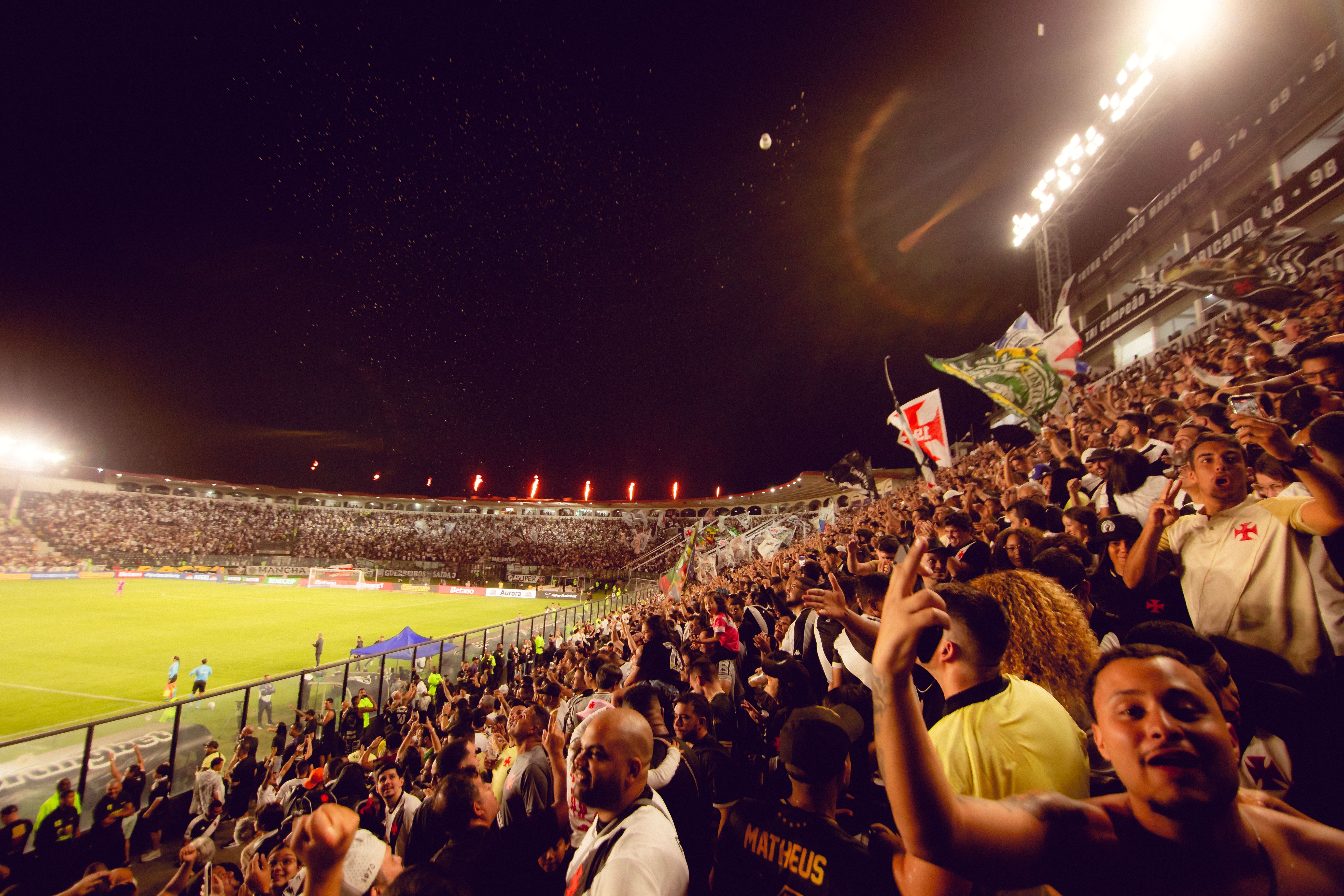 Torcida do Vasco vive expectativa e declara 'guerra' para duelo com Boca na Sula