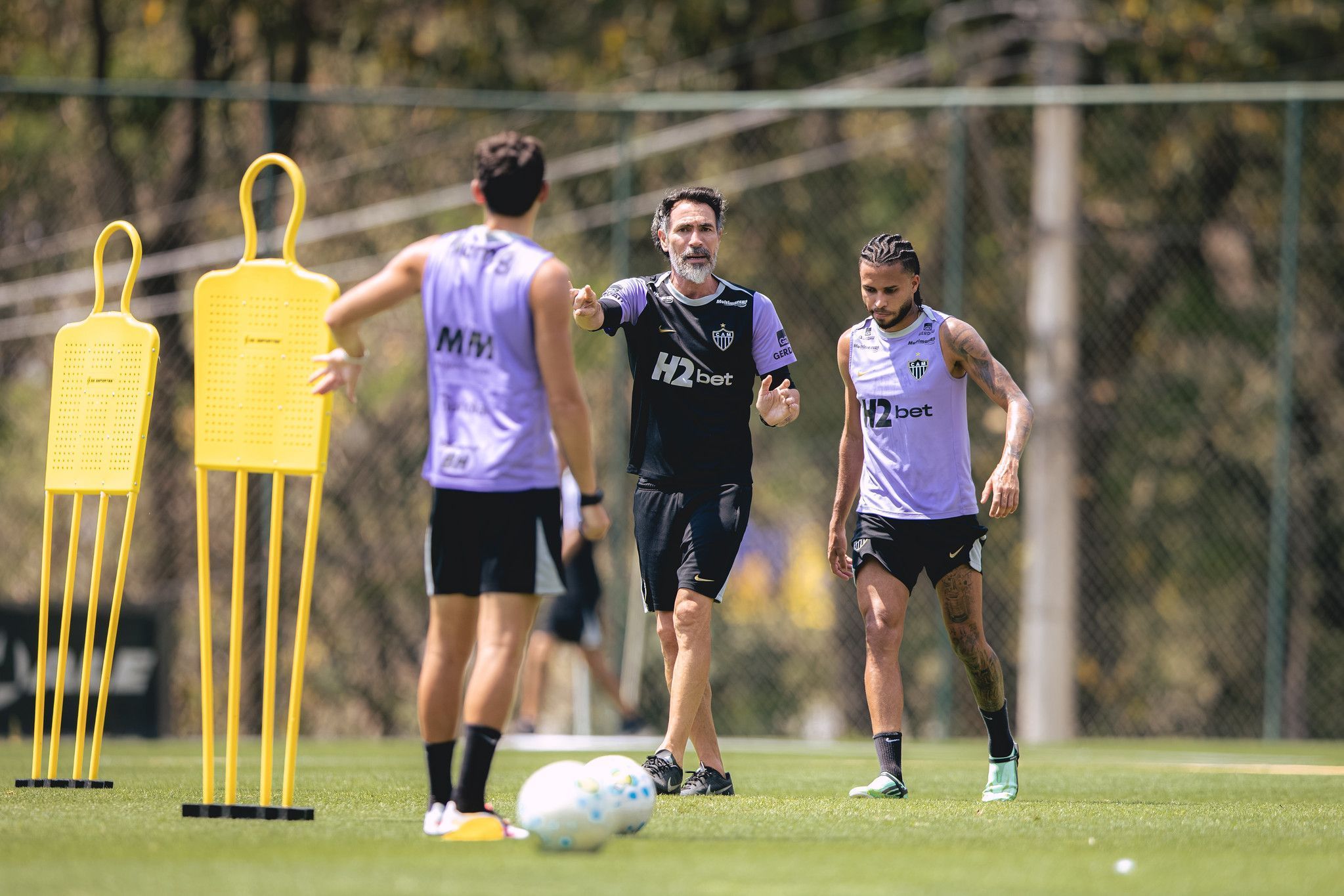 Atlético perde atacante, mas tem reforços contra o Athletico-PR; veja opções de 'Barba'