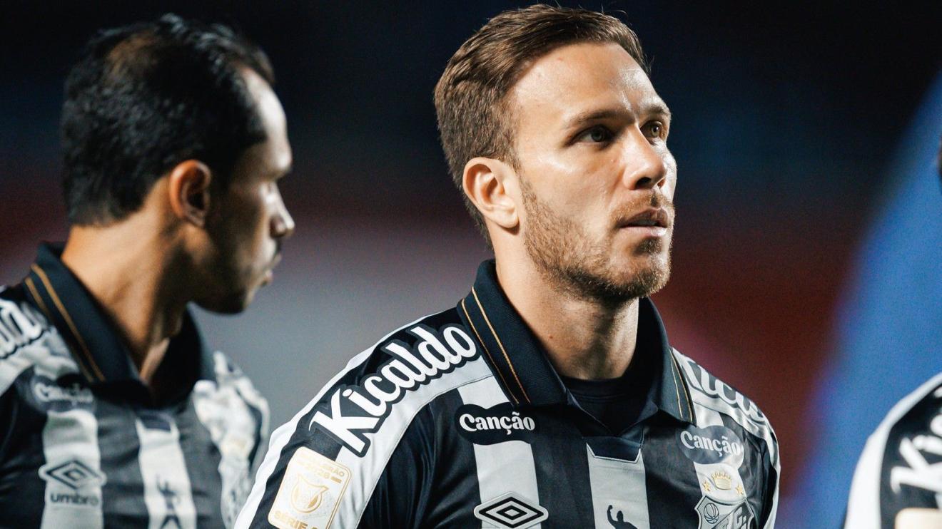 Arthur vira dúvida no Santos, mas projeta parceria com Neymar contra o Flamengo