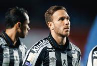 Arthur vira dúvida no Santos, mas projeta parceria com Neymar contra o Flamengo