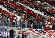 Torcida do São Paulo protesta no Mineirão após derrota para o Cruzeiro