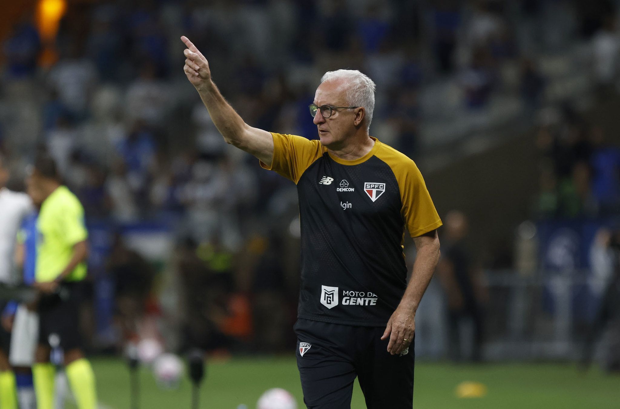 Dorival divide culpa por derrota do São Paulo e é direto sobre Cruzeiro: 'Mereceu'
