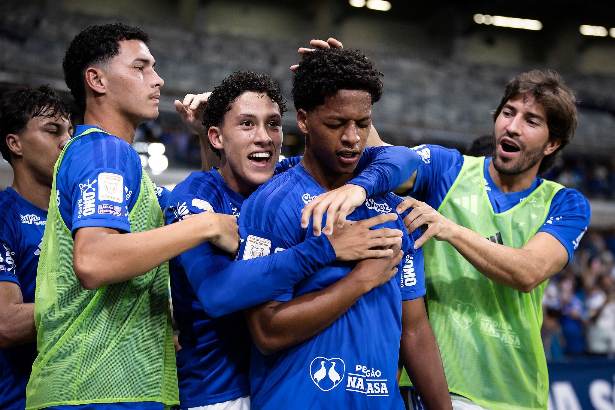 Comentarista de TV rasga elogios e se rende a jogador do Cruzeiro: 'Raro'