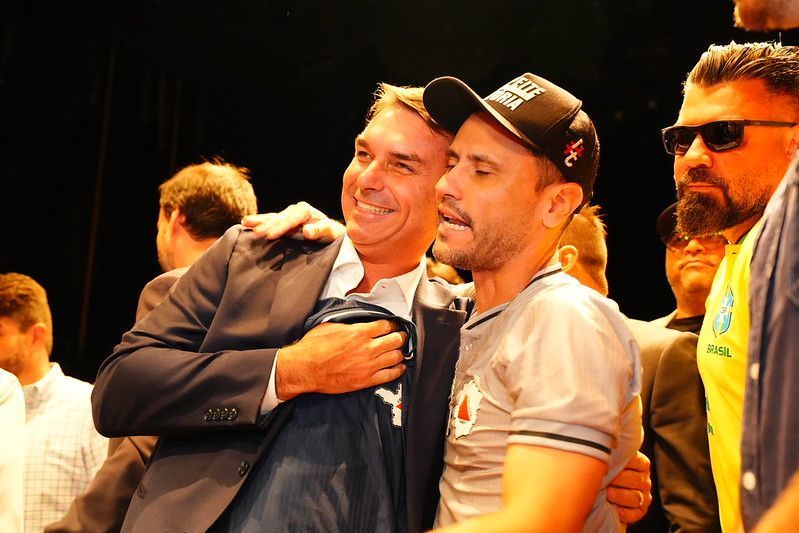 Cleitinho reforça apoio a Flávio, nega aproximação com Lula e prioriza transição no Governo de MG