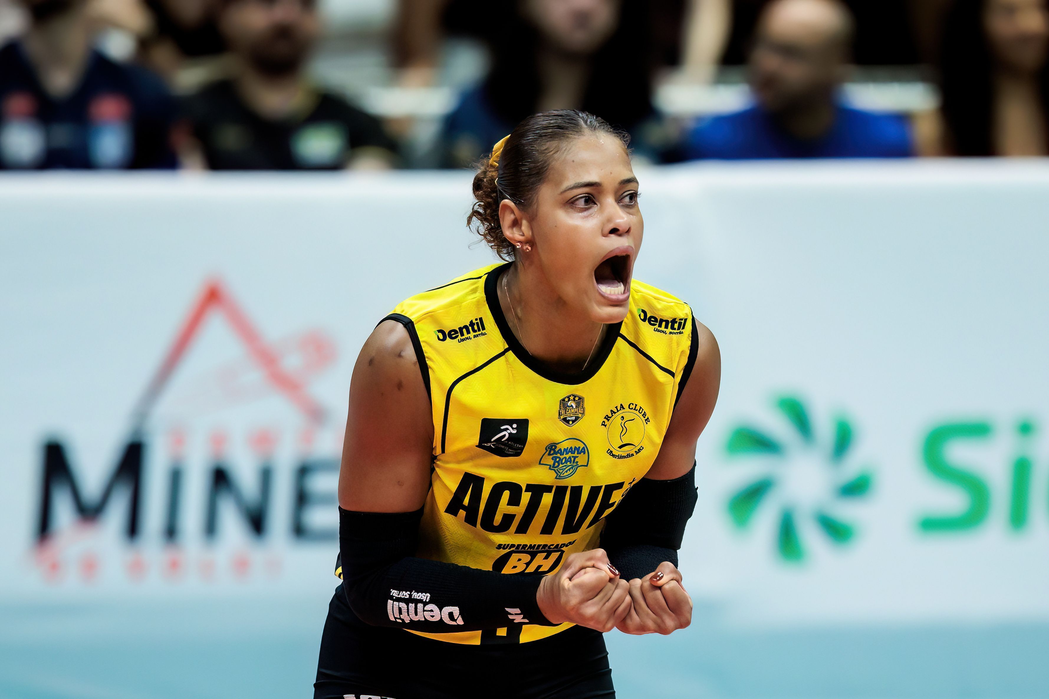 Adenízia avalia título do Praia no Mineiro e faz pedido: 'Representa o voleibol'