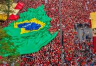 TSE manda Flávio, Marçal e Carlos Bolsonaro removerem vídeo fake de consumo de drogas em ato pró-Lula