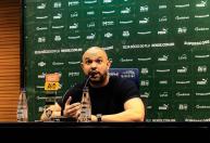 Presidente do Fluminense dispara contra arbitragem após derrota para o Flamengo: 'Foi um lixo'