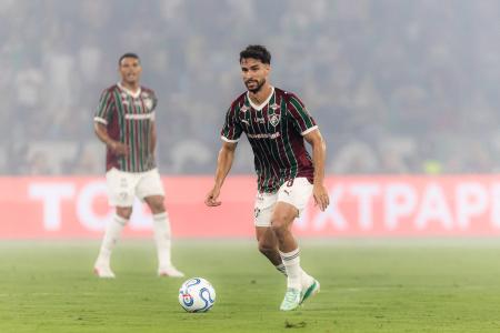 Martinelli atuou apenas no primeiro tempo da partida