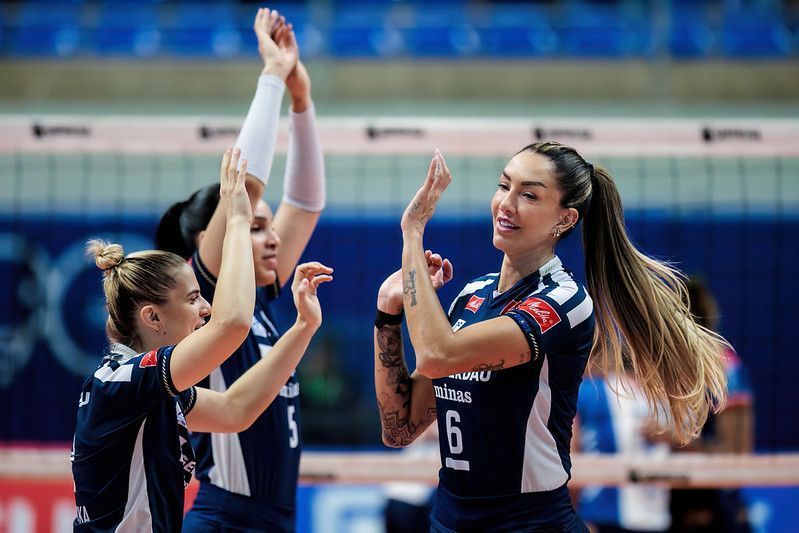 Minas leva susto, mas supera Brusque e estreia com vitória na Superliga Feminina