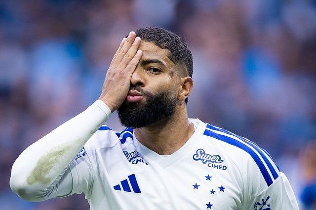 Zagueiro do Cruzeiro, João Marcelo reforça objetivo do clube na temporada
