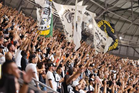 Torcida do Atlético na Arena MRV, em Belo Horizonte