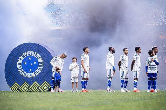 Artur Jorge rasga elogios à dupla do Cruzeiro após vitória sobre o Grêmio