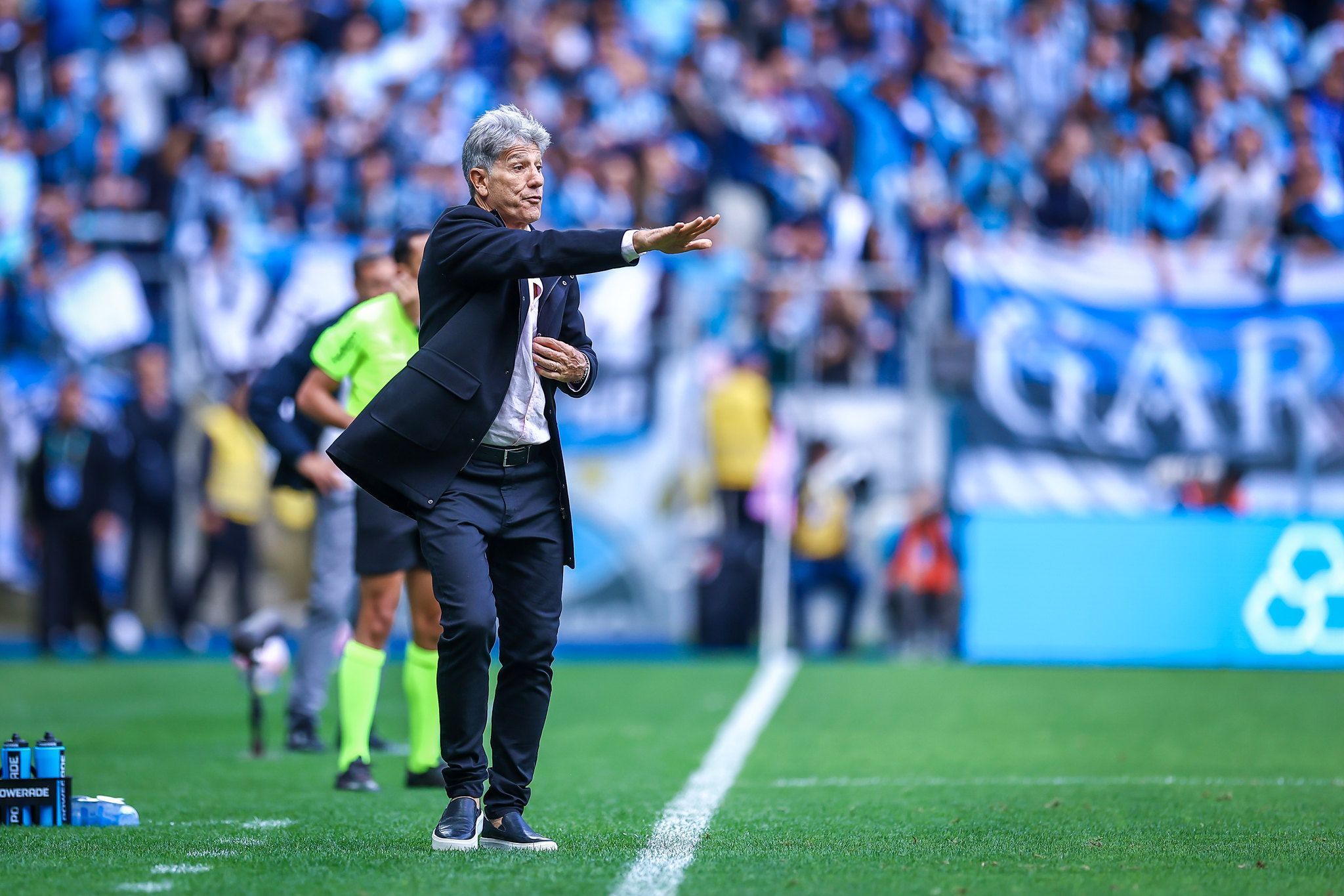 Renato diz que repórter 'está falando besteira' e se defende: 'Grêmio melhorou em todos sentidos'
