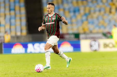 Renê começou jogando neste domingo