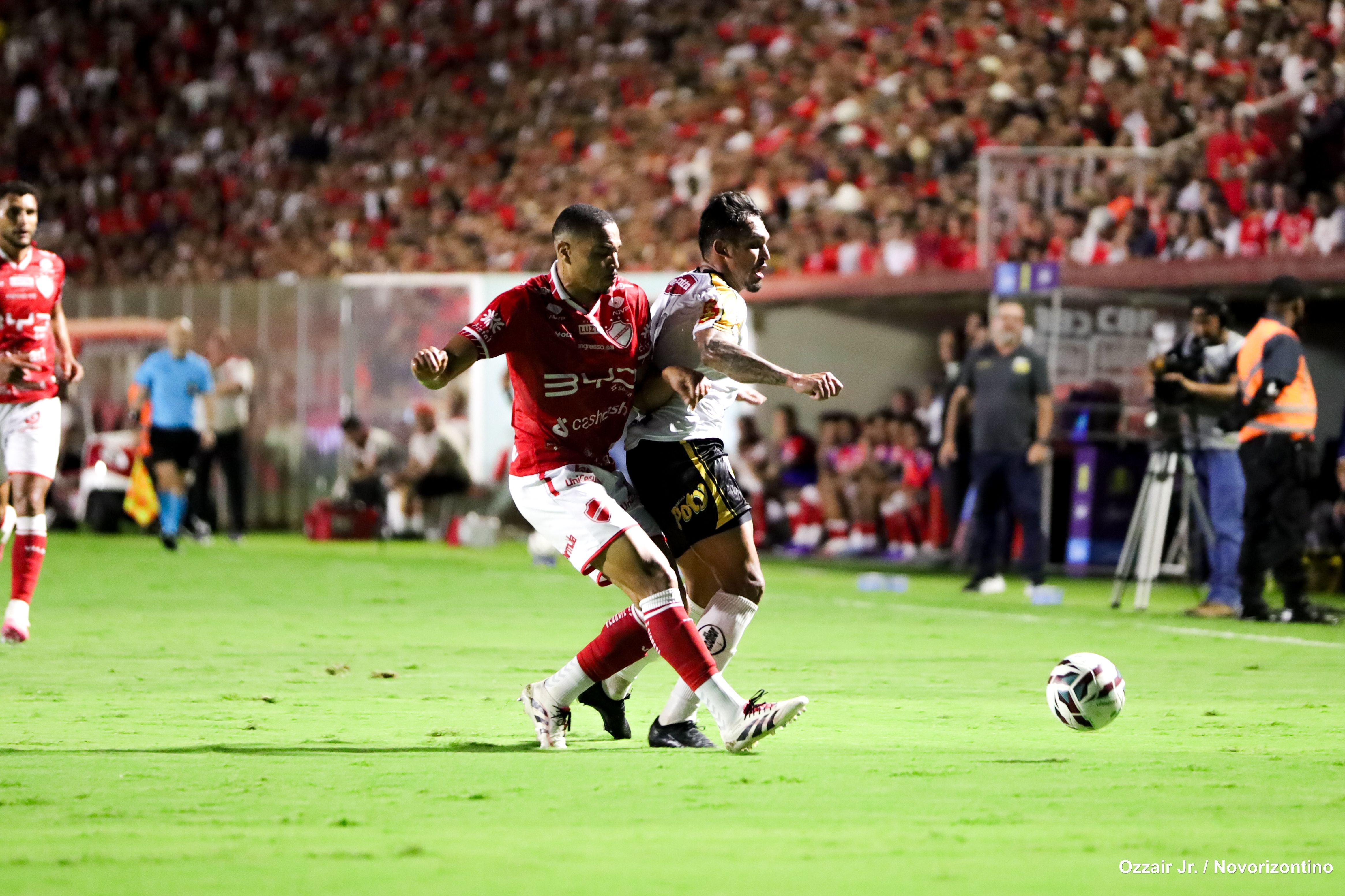 Novorizontino marca no último lance e arranca empate com o Vila Nova-GO pela Série B