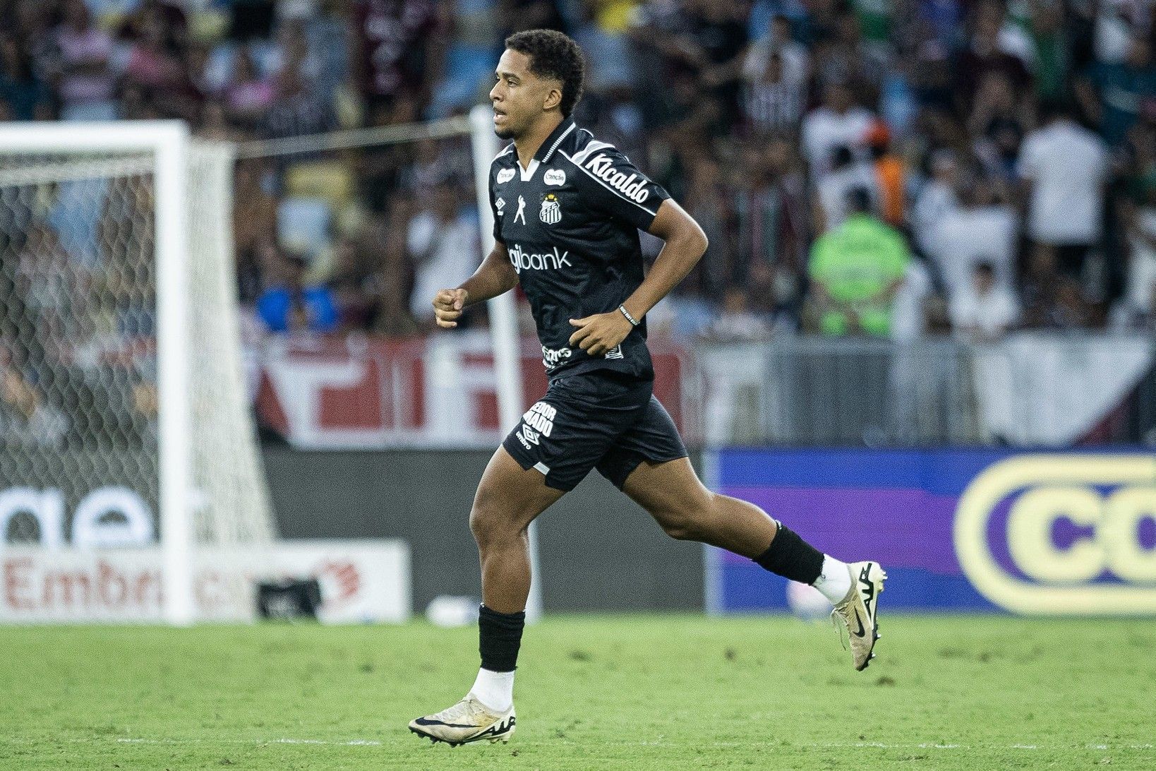 Com lesão de Veríssimo, Santos deve ter novidade na zaga contra o Bahia