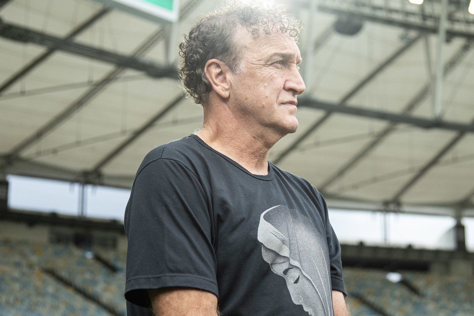 Cuca desconversa sobre permanência no Santos em 2027: 'Não é o momento'