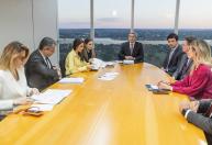 Meta se reúne com TSE e campanhas de Lula e Flávio após decisão sobre tratamento igualitário
