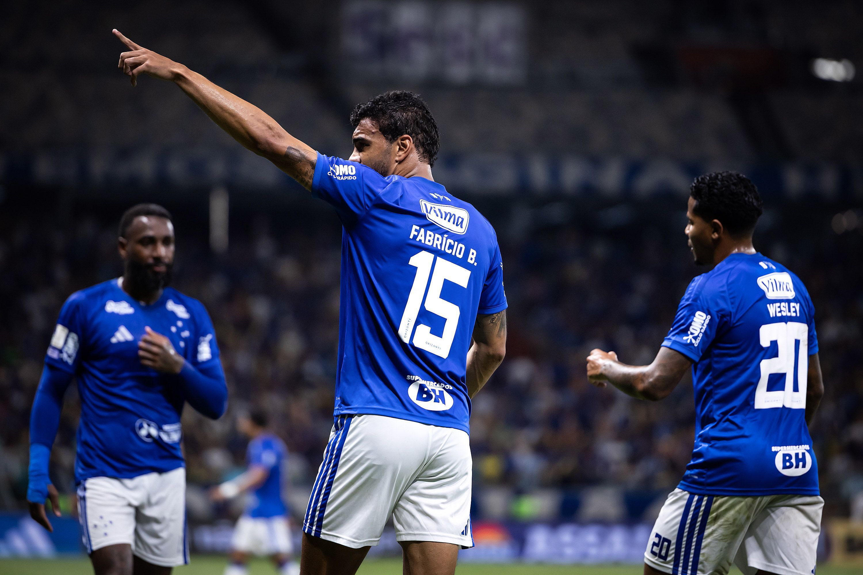 Decisivo em vitória do Cruzeiro, Fabrício Bruno celebra gol e destaca força coletiva da equipe