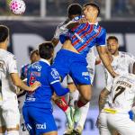 Santos supera expulsão de Neymar e arranca empate com Bahia pelo Brasileiro