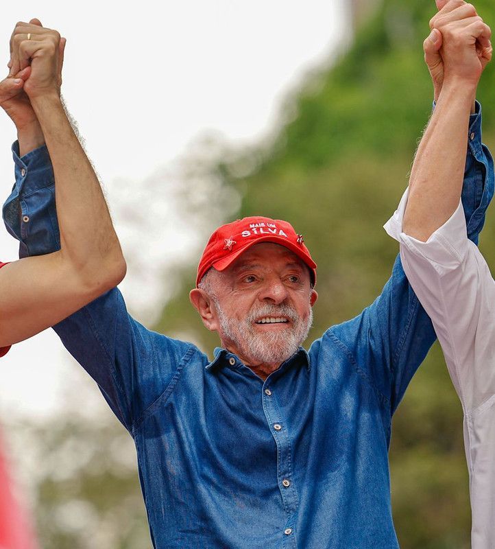 Cerca de 34 mil eleitores votaram após as 17h;  Lula venceu por mais de 4 milhões de votos