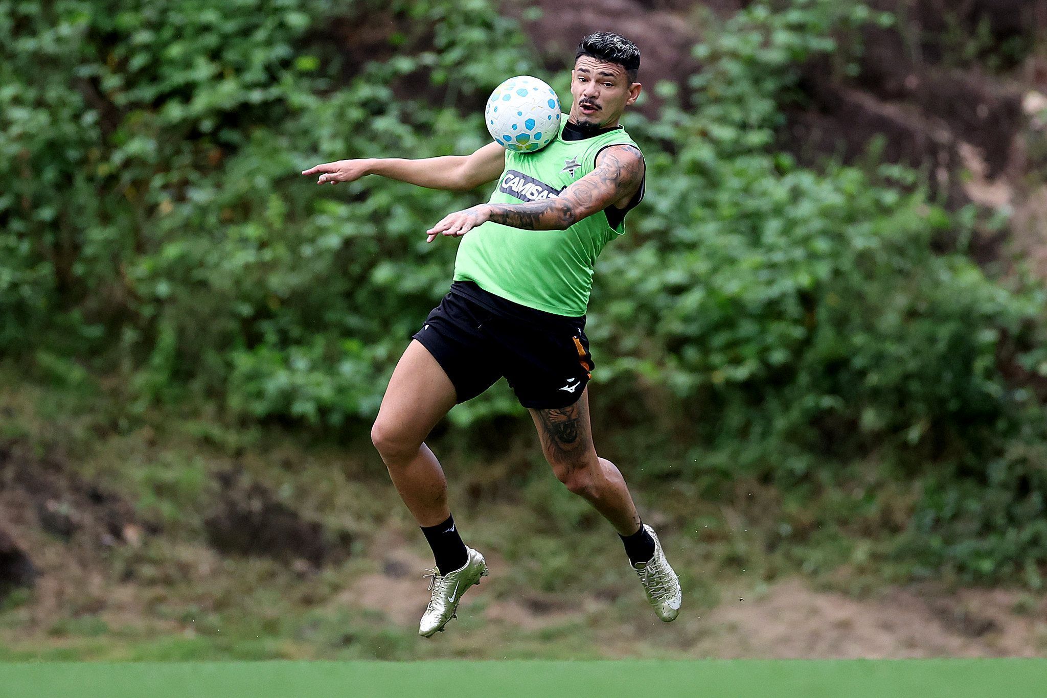 Botafogo faz treino aberto, e Tiquinho reclama de vazamento de informações