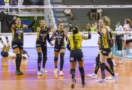 Praia Clube atropela Barueri e segue com 100% de aproveitamento na Superliga Feminina
