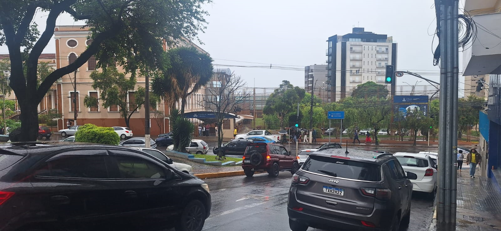 O 2º turno de eleições tem chuva e trânsito intenso em Varginha