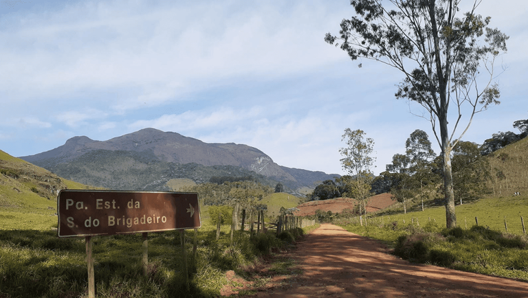 Entre montanhas e Mata Atlântica, trilha de 250 km conecta parques em Minas