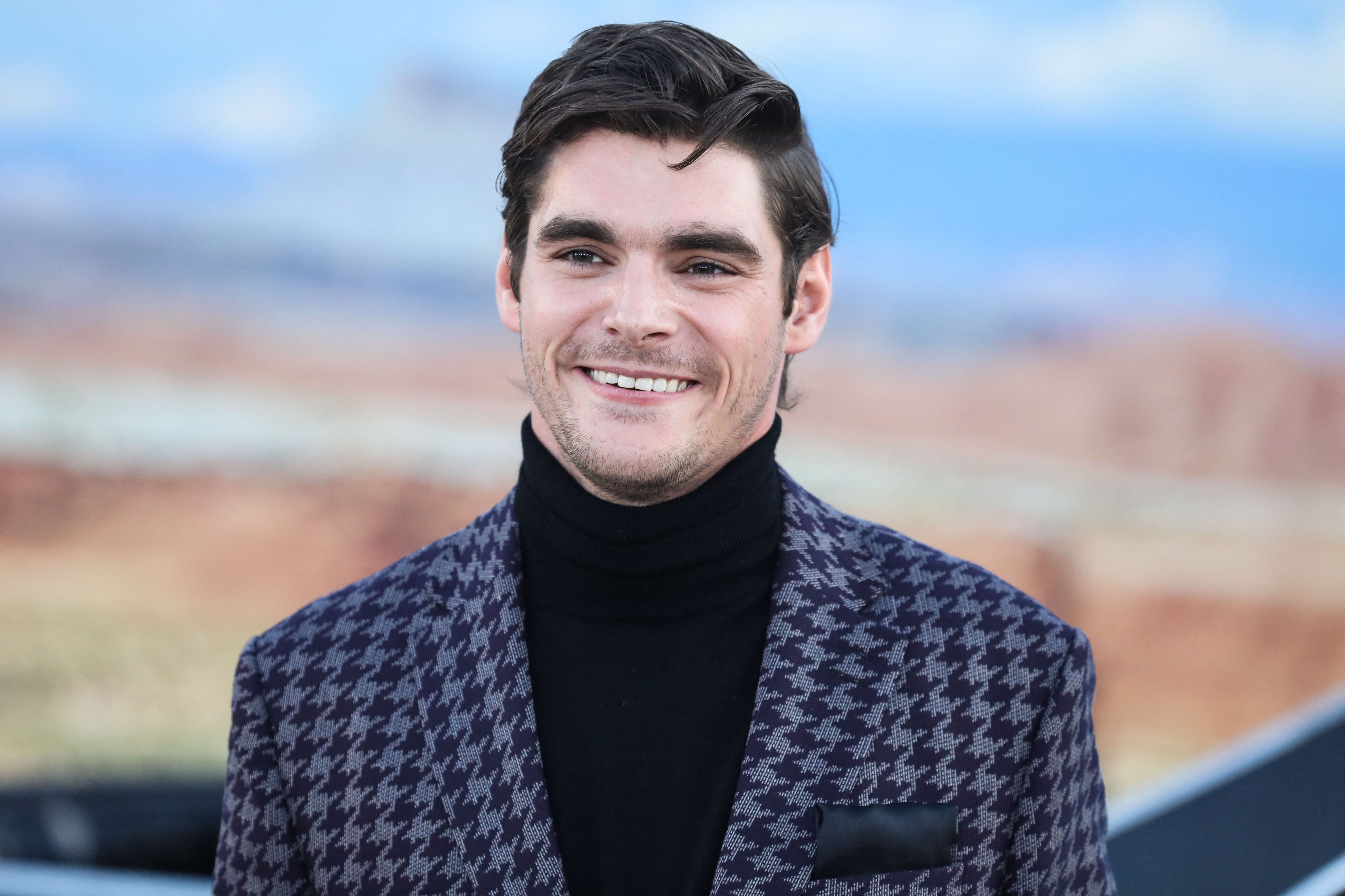 Quem era RJ Mitte, ator de 'Breaking Bad' que morreu aos 34 anos