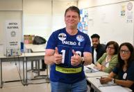 Eleições 2026: candidato Tarcísio de Freitas vota na zona Oeste de São Paulo