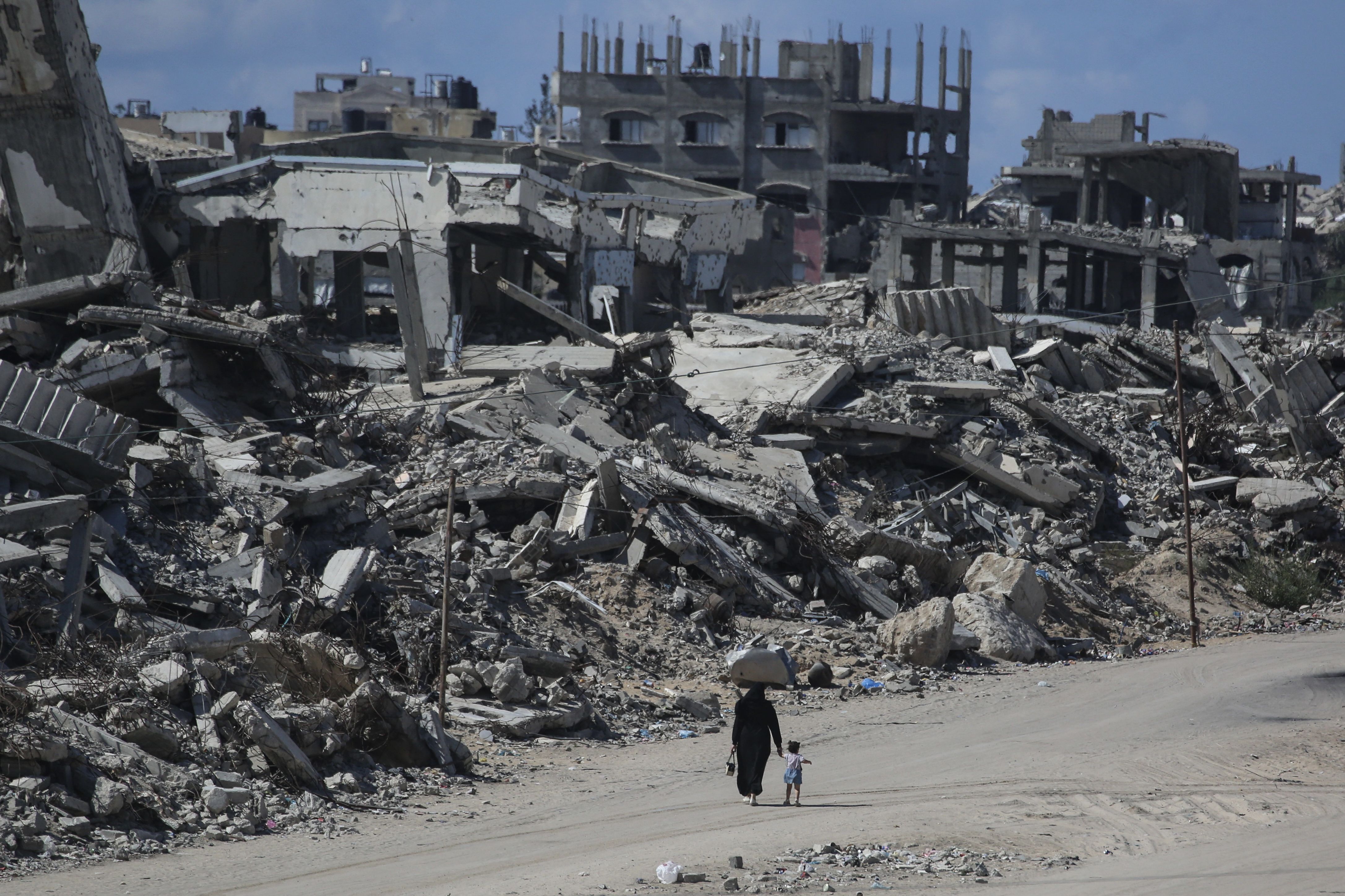7 de outubro: 'plano de paz' na Faixa de Gaza registra bombas diárias; guerra entre Israel e Hamas completa 3 anos