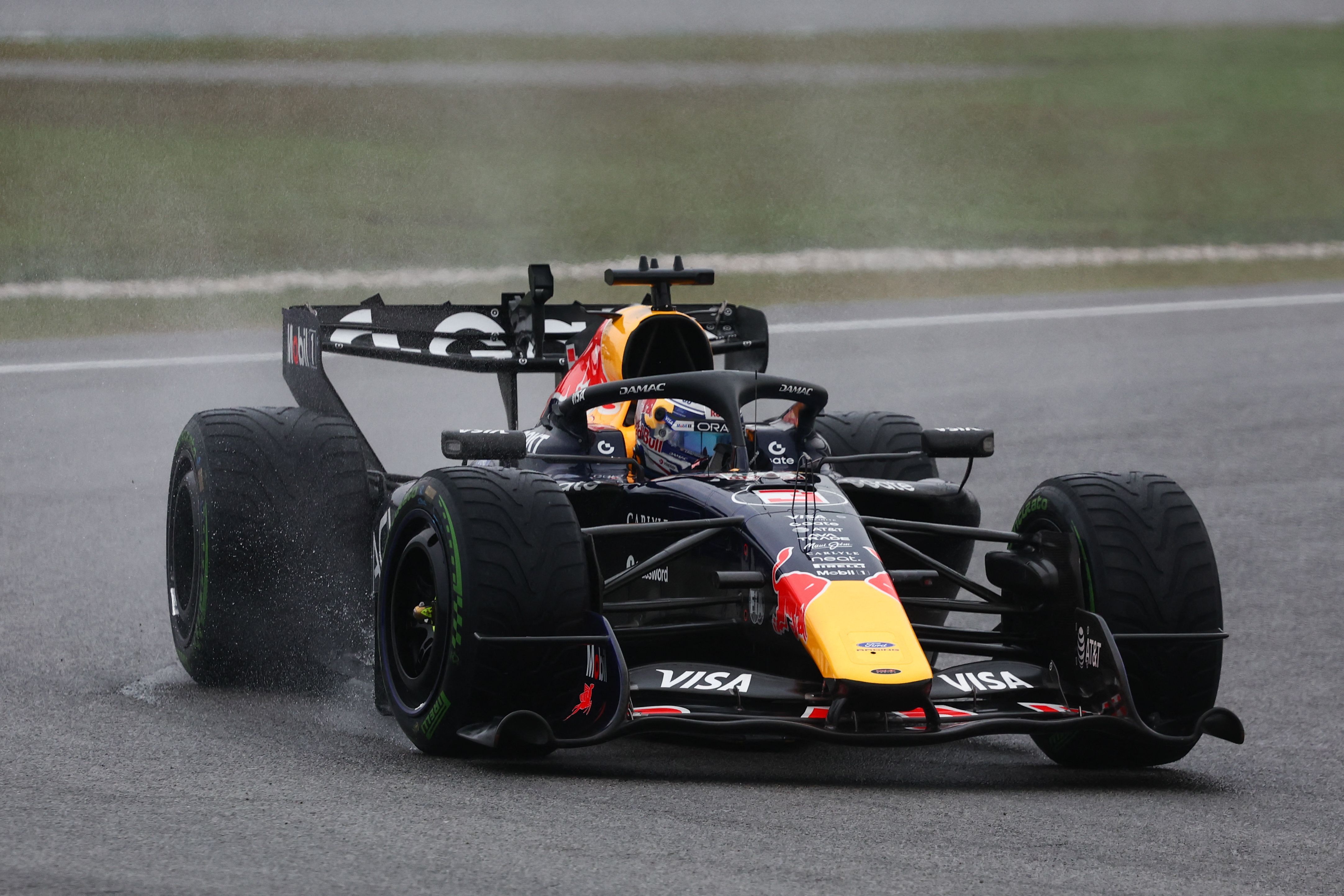 Erro de software cria caos na F1 na Malásia antes da largada; FIA explica falhas