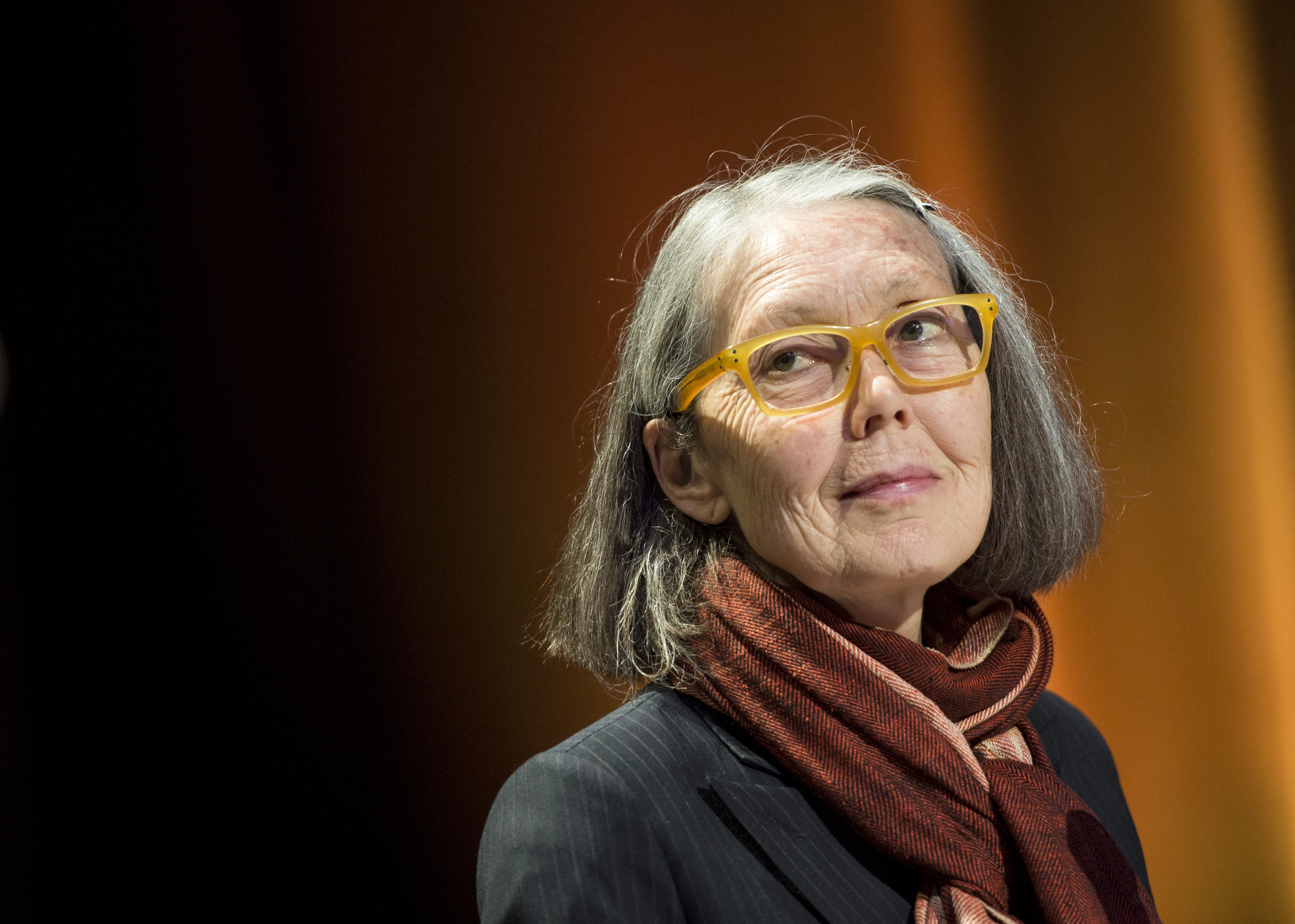 Escritora canadense Anne Carson vence Prêmio Nobel de Literatura