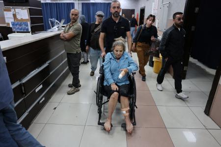 Fotojornalista dos EUA fica ferida após ataque de colonos israelenses na Cisjordânia
