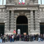 Protestos na França: Museu do Louvre é bloqueado por movimento estudantil em Paris
