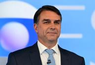 Defesa de Flávio Bolsonaro não consegue contato com senador em meio a especulações sobre fuga