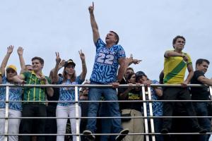 Flávio Bolsonaro busca ser o segundo da família a chegar ao Planalto