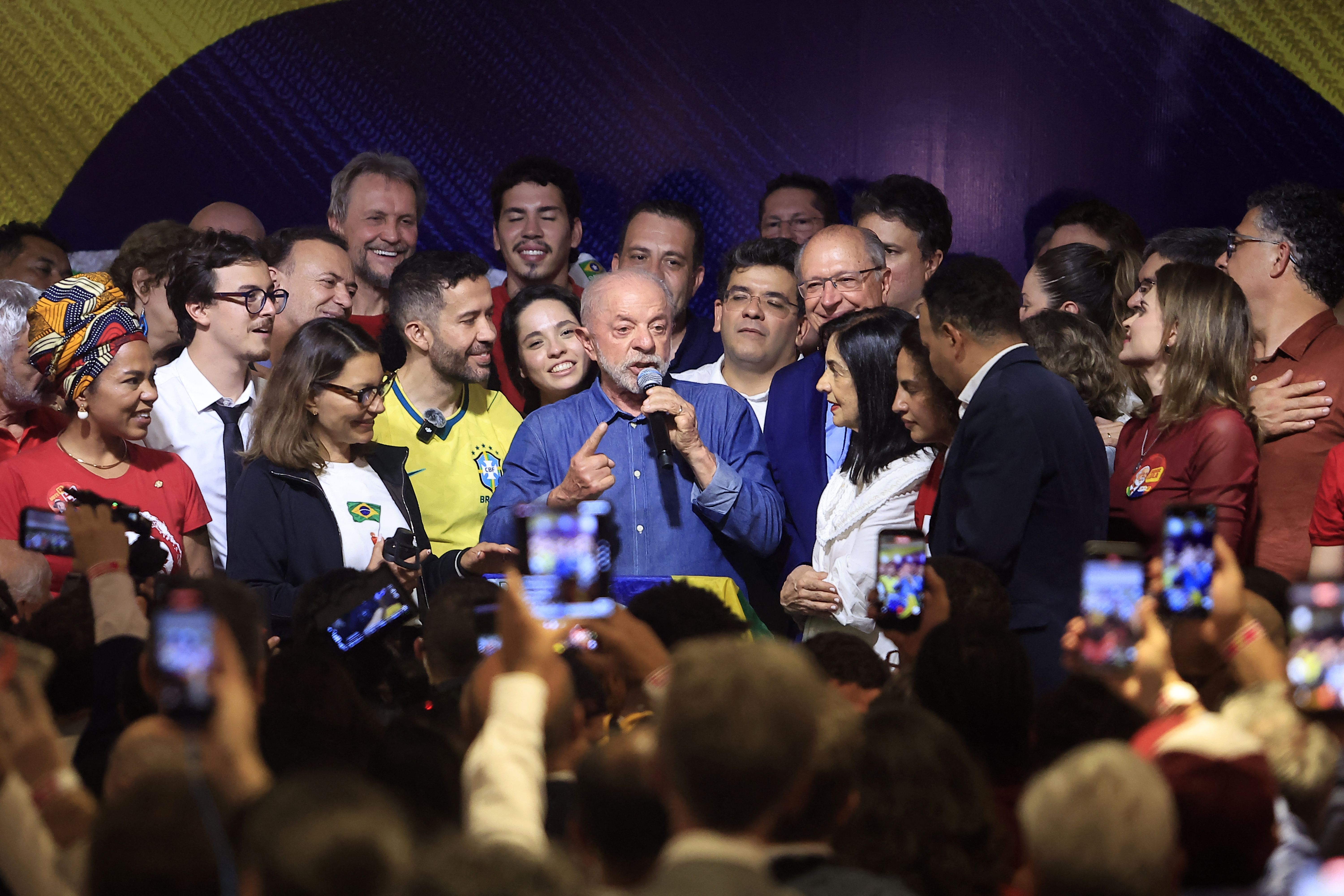 Lula brinca que vai ser reunir com o Corinthians e usa clube para provocar Bolsonaro