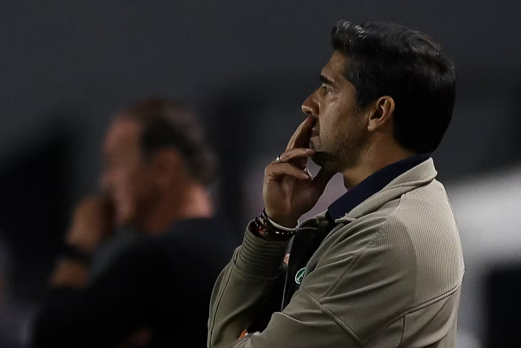 Abel detona gramado da Vila em empate entre Palmeiras e Santos: 'Inacreditável'